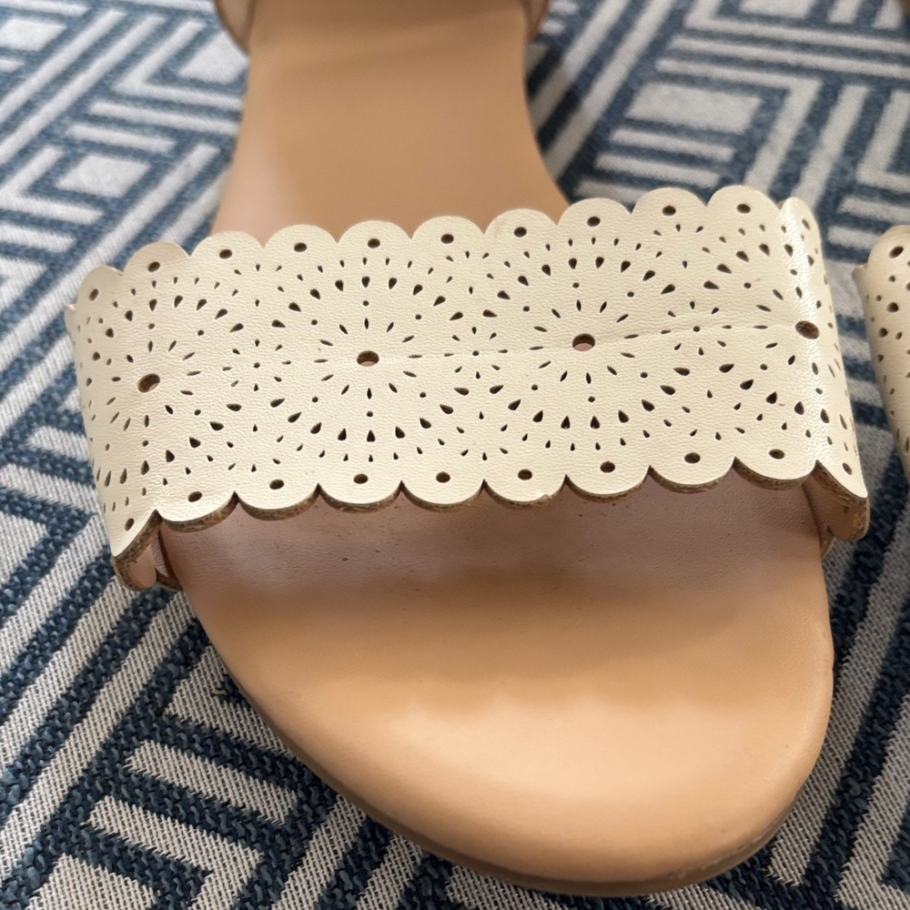 Old Navy Women's Tan and Cream Sandals, Size 9, good used condition - Picture 3 of 10